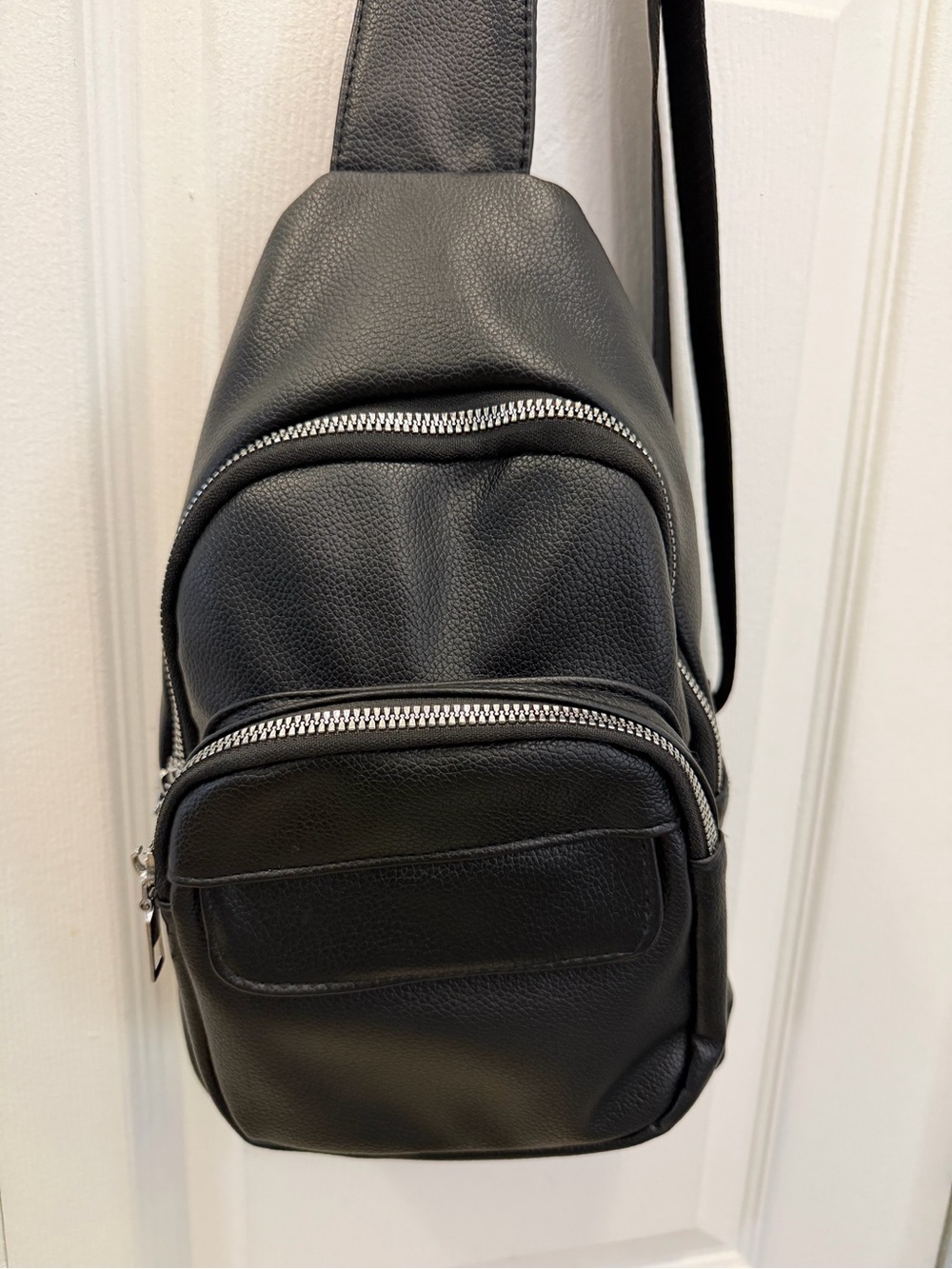 Black/Silver Unisex Sling Crossbody Bag - Minimal Faux Leather Design
